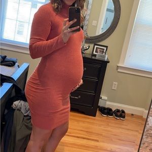 Ribbed maternity dress